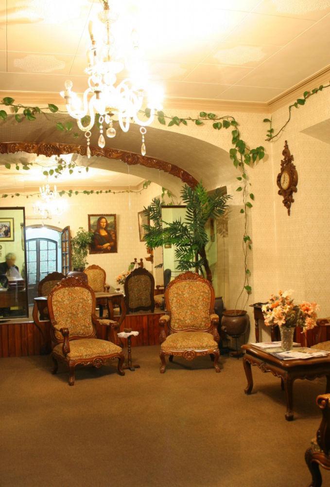 Hostal Sucre 3*