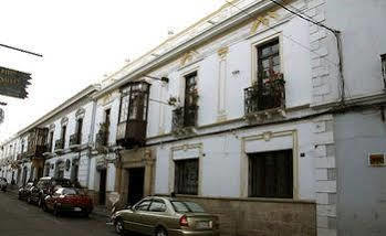 Hostal Sucre 3*